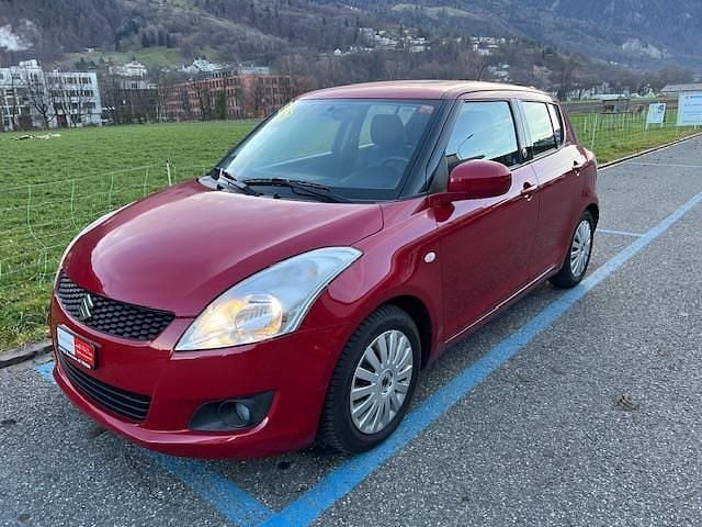 Rot Gebraucht 2012 Suzuki Swift GL Limousine | CHF 9’900 (Fairer Preis) - Bild 1/4