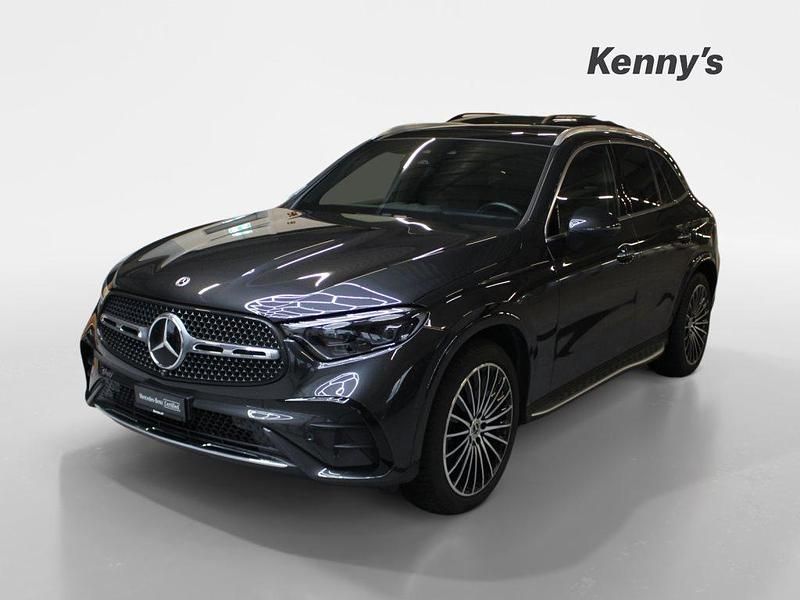 Grau Gebraucht 2022 Mercedes GLC220 AMG line SUV | CHF 60’800 - Bild 1/4