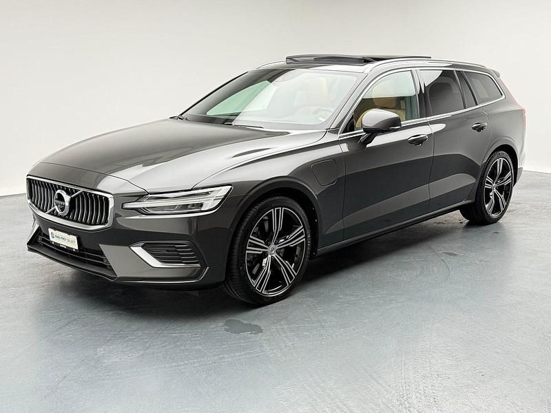 Gebraucht Volvo V60 Inscription 392 PS (288 kW) 2019 Grau Kombi