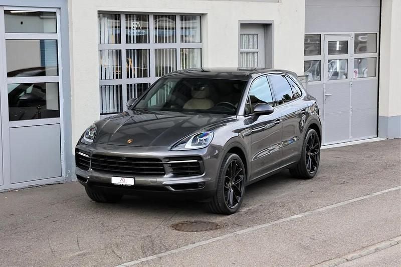 Gebraucht Porsche Cayenne 340 PS (250 kW) 2025 Gray SUV