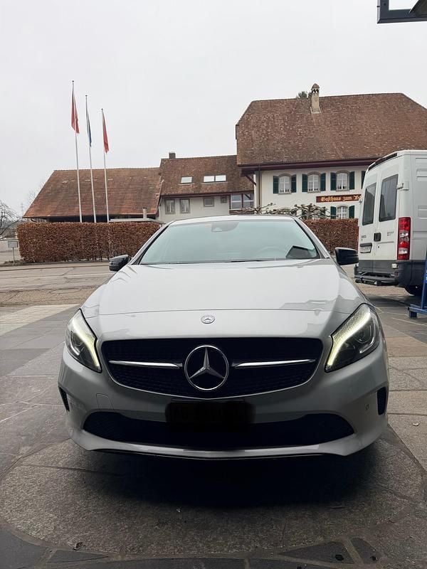 Gebraucht Mercedes A180 Style 122 PS (89 kW) 2016