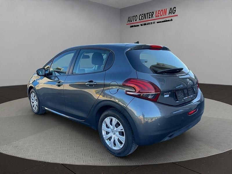 Gebraucht Peugeot 208 Access 82 PS (60 kW) 2017 Kleinwagen