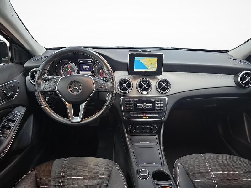 Gebraucht Mercedes GLA200 Night 156 PS (114 kW) 2015 Schwarz SUV