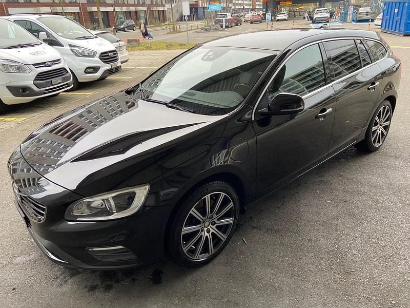Gebraucht Volvo V60 R-Design Momentum 288 PS (211 kW) 2016 Kombi