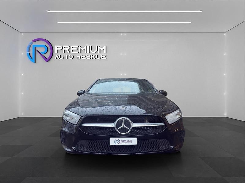 Gebraucht Mercedes A180 136 PS (100 kW) 2019 Limousine