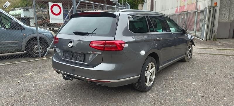 Gebraucht VW Passat Highline 190 PS (139 kW) 2015 Kombi