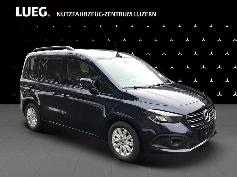 Gebraucht Mercedes 180 Style 116 PS (85 kW) 2024 Blau Limousine