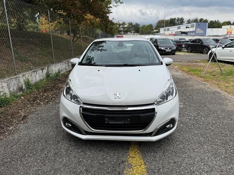 Gebraucht 2019 Peugeot 208 Allure Kleinwagen | CHF 5’400 - Bild 1/4