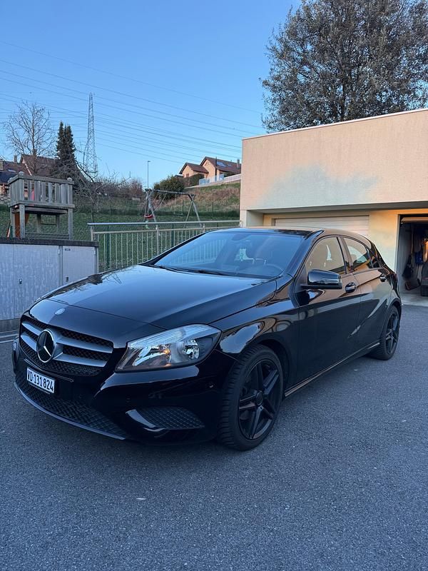 Gebraucht Mercedes A200 Urban 136 PS (100 kW) 2015