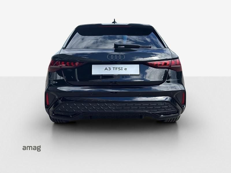 Neu Audi A3 Sportback e-tron Attraction 272 PS (200 kW) 2025 Kleinwagen