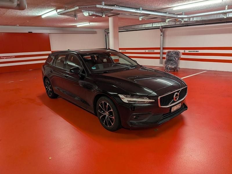 Gebraucht 2019 Volvo V60 Momentum Kombi | CHF 24’500 (Superpreis) - Bild 1/4