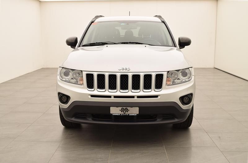 Gebraucht Jeep Compass Limited 163 PS (119 kW) 2011 Silber SUV