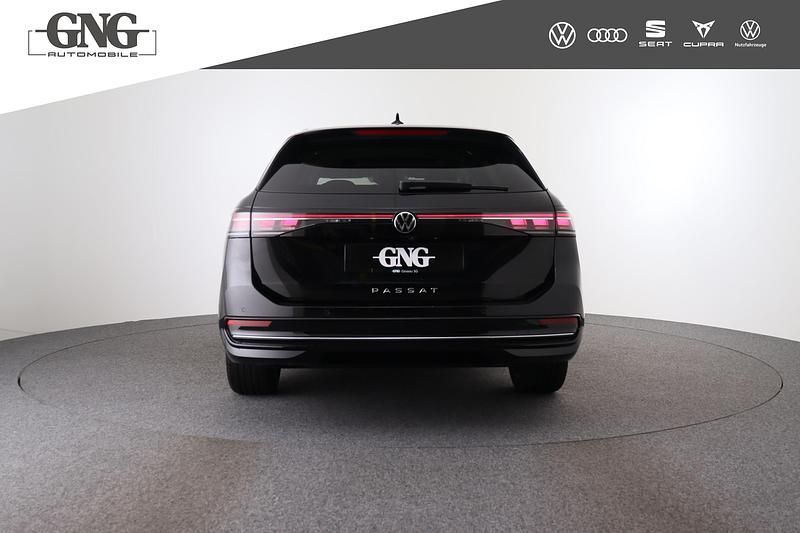 Gebraucht VW Passat Elegance 150 PS (110 kW) 2024 Schwarz Kombi