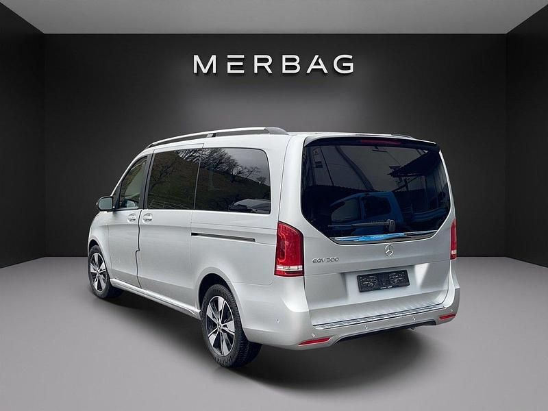 Gebraucht Mercedes EQV300 150 kW (204 PS) 2023 Silber Van / Kleinbus
