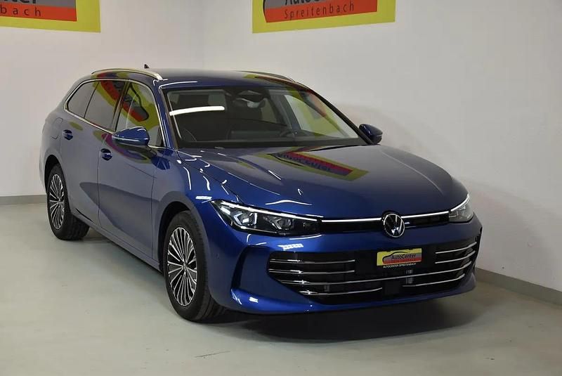 Gebraucht VW Passat Elegance 193 PS (141 kW) 2026 Blau Kombi