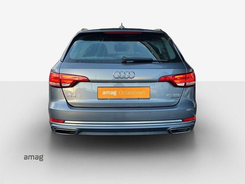 Gebraucht Audi A4 Sport 231 PS (169 kW) 2019 Grau Kombi