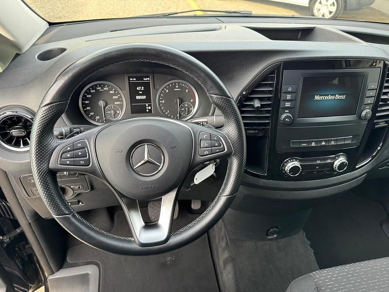Gebraucht Mercedes Vito 163 PS (119 kW) 2022 Schwarz Van