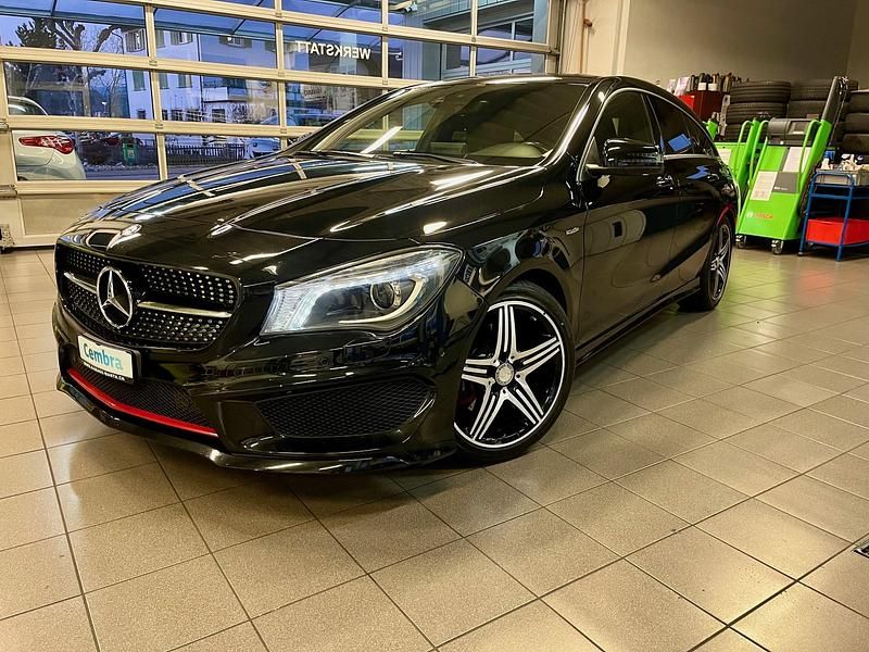 Gebraucht Mercedes CLA250 Shooting Brake 218 PS (160 kW) 2015 Schwarz Kombi