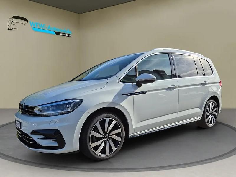 Weiss Gebraucht 2025 VW Touran Highline Van / Kleinbus | CHF 39’845 (Teuer) - Bild 1/4