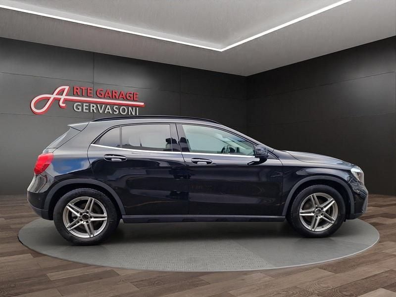 Gebraucht Mercedes GLA200 Style 136 PS (100 kW) 2019 SUV