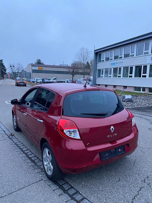 Gebraucht Renault Clio II Expression 101 PS (74 kW) 2009