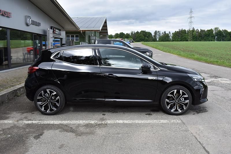 Neu Mitsubishi Colt Intense 144 PS (105 kW) 2025 Schwarz SUV