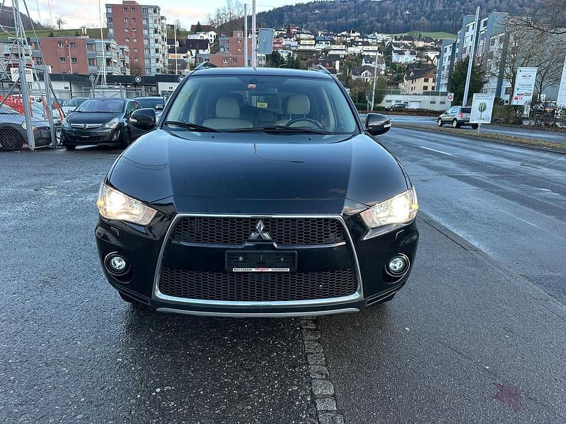 Gebraucht Mitsubishi Outlander 156 PS (114 kW) 2011