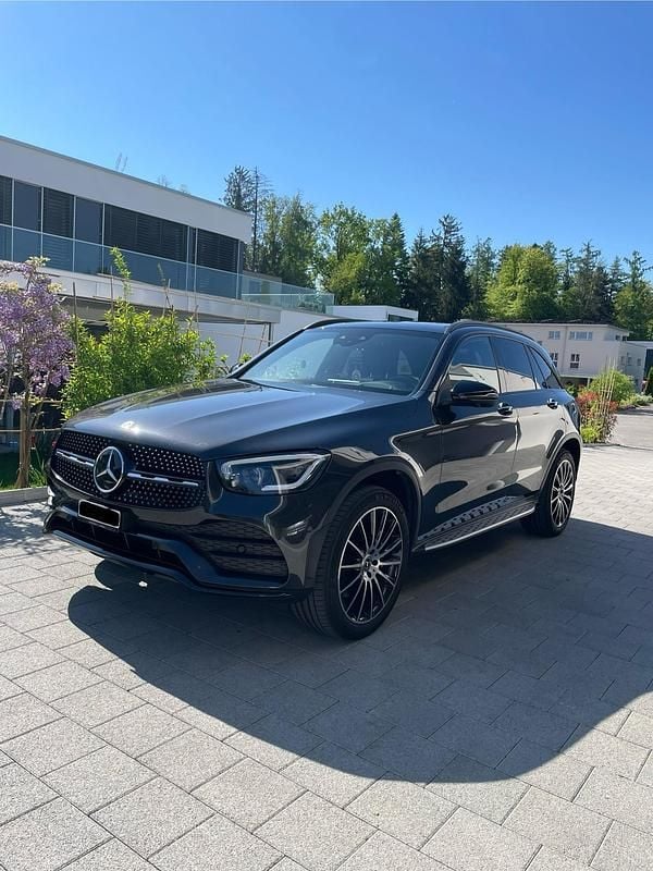Gebraucht Mercedes GLC300e AMG line 319 PS (234 kW) 2021