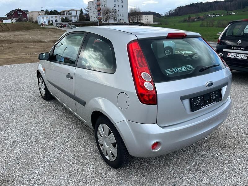 Gebraucht Ford Fiesta Trend 101 PS (74 kW) 2006 Kleinwagen