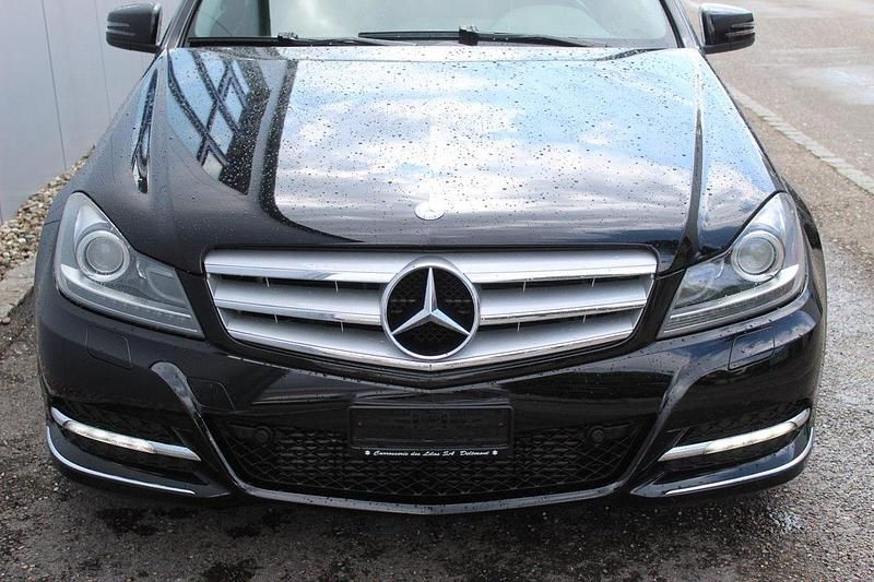 Gebraucht Mercedes C250 204 PS (150 kW) 2012 Schwarz Kombi