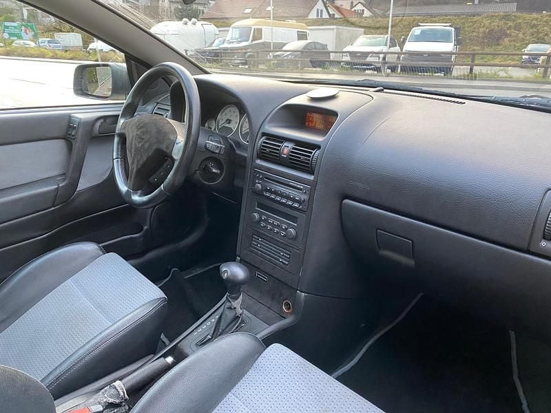 Gebraucht Opel Astra Edition 147 PS (108 kW) 2004 Coupé