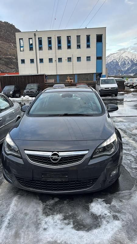Gebraucht Opel Astra Enjoy 180 PS (132 kW) 2011
