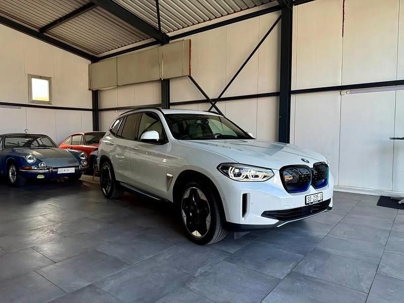 Weiss Gebraucht 2025 BMW iX3 Impressive SUV | CHF 25’700 - Bild 1/4