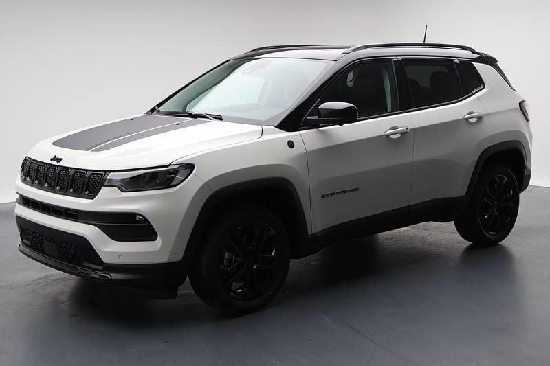 Neu Jeep Compass North 130 PS (95 kW) 2025 Weiss SUV