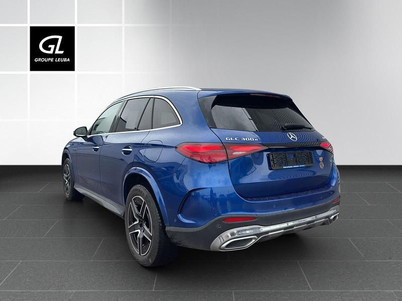 Gebraucht Mercedes GLC300e 204 PS (150 kW) 2023 Blau SUV