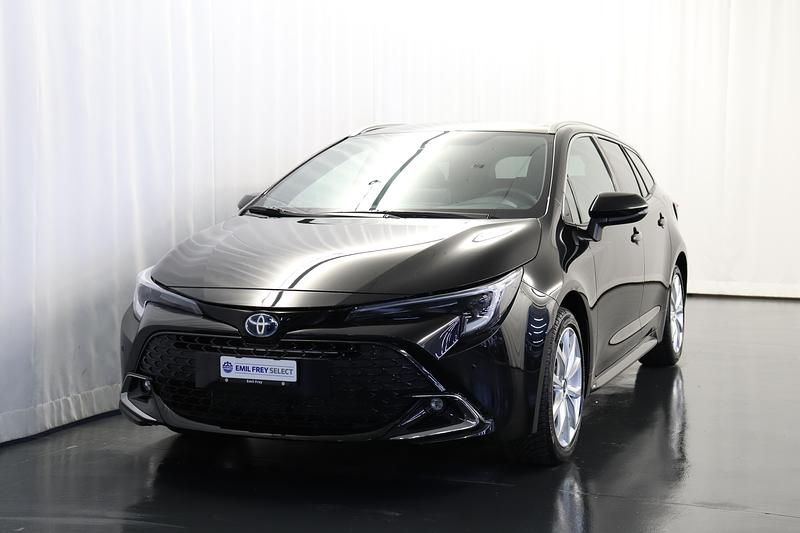 Schwarz Gebraucht 2024 Toyota Corolla Trend Kombi | CHF 32’820 - Bild 1/4