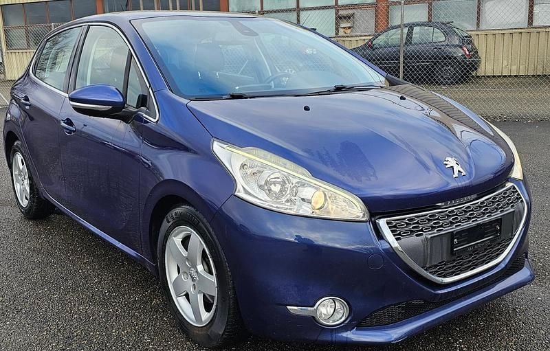 Gebraucht Peugeot 208 Allure 120 PS (88 kW) 2012 Kleinwagen