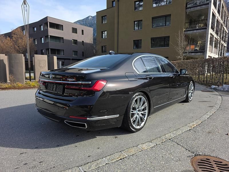 Gebraucht BMW 750 530 PS (389 kW) 2019 Limousine