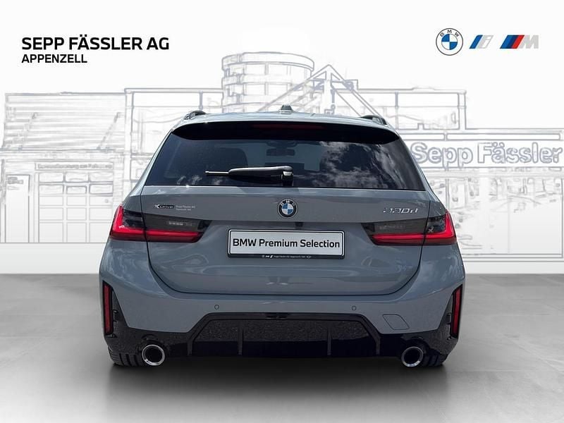 Gebraucht BMW 330 M Sport 285 PS (209 kW) 2024 Kombi