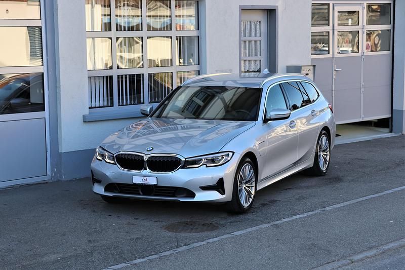 Gebraucht 2021 BMW 320e Luxury Line Kombi | CHF 31’900 - Bild 1/4