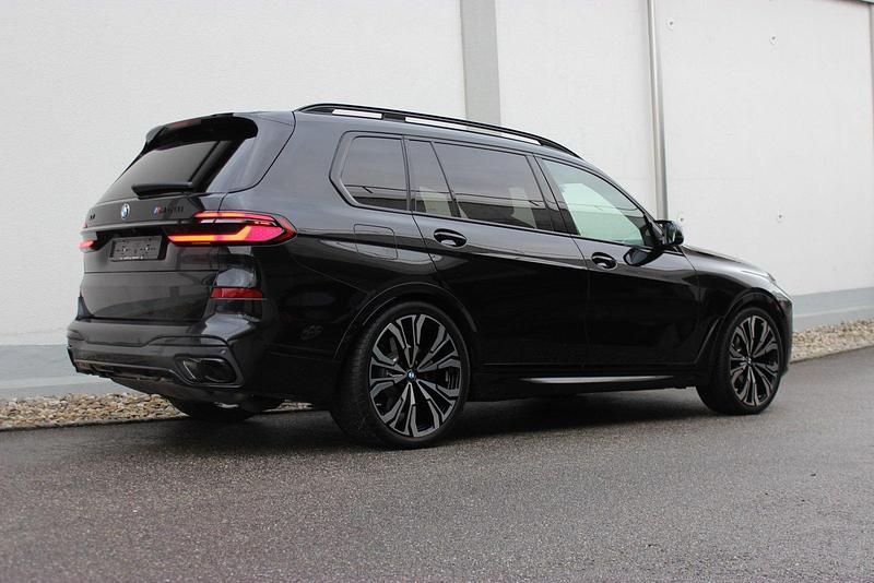 Gebraucht BMW X7 M Sport 530 PS (389 kW) 2023 Schwarz SUV