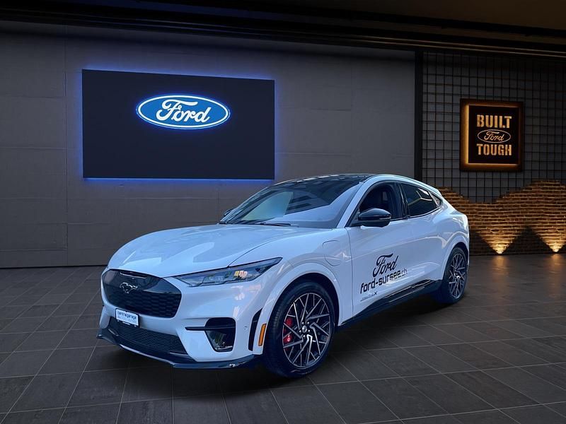 Weiss Gebraucht 2023 Ford Mustang Mach-E GT SUV | CHF 44’900 (Fairer Preis) - Bild 1/4