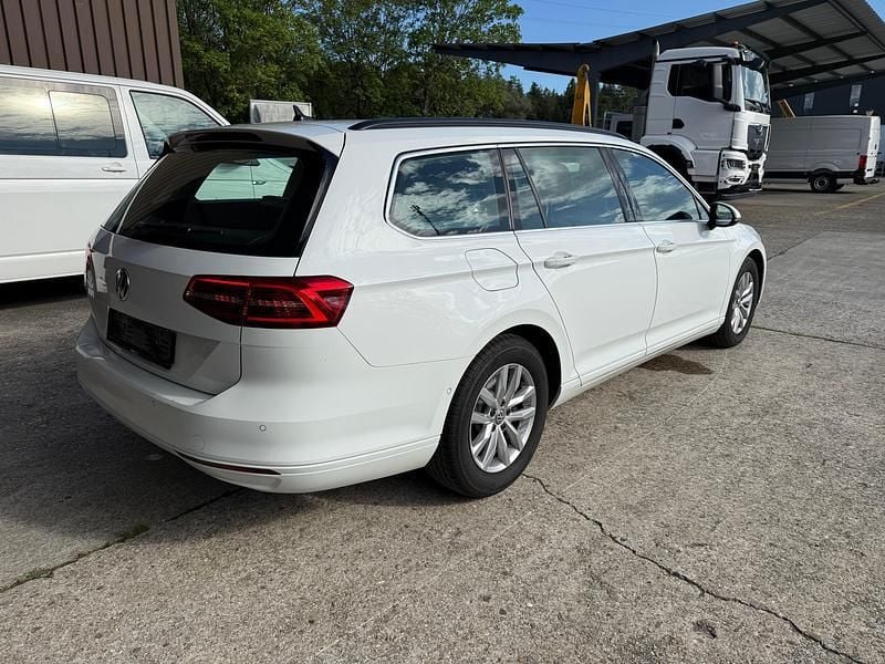Gebraucht VW Passat Comfortline 150 PS (110 kW) 2019 Kombi