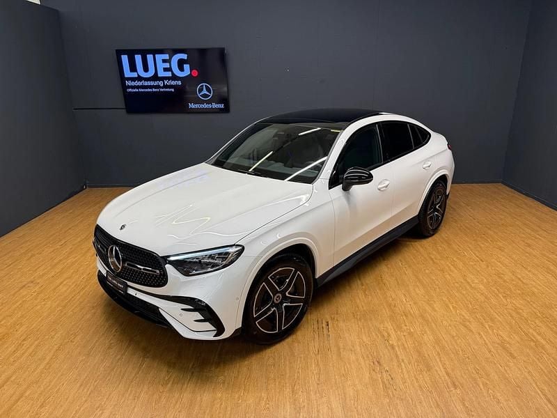 Gebraucht Mercedes GLC300e AMG 269 PS (197 kW) 2024 Weiss Coupé