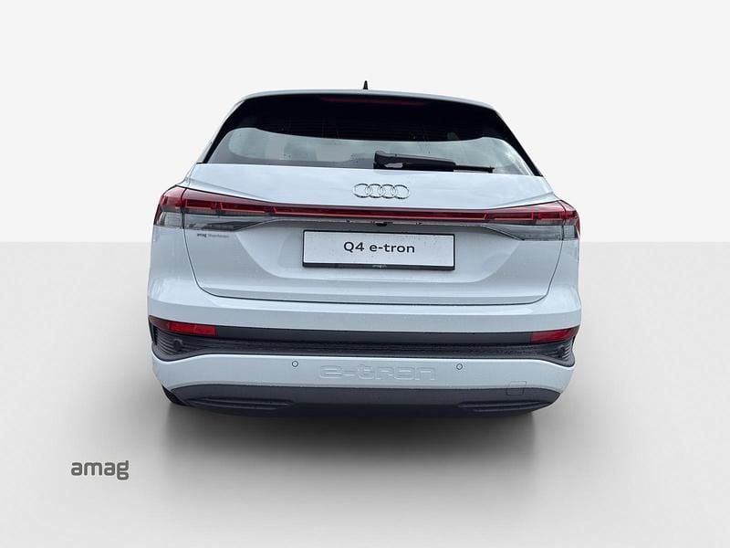 Gebraucht Audi Q4 e-tron Advanced 210 kW (286 PS) 2025 Gletscherweiss metallic SUV