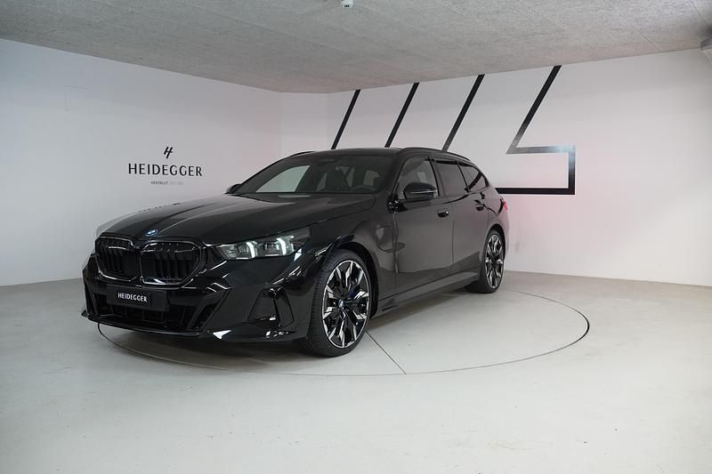 Neu 2025 BMW 550e M Sport Kombi | CHF 119’999 (Etwas zu teuer) - Bild 1/4