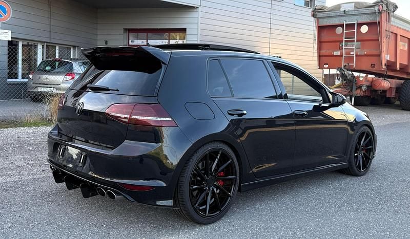 Gebraucht VW Golf VII R 301 PS (221 kW) 2017
