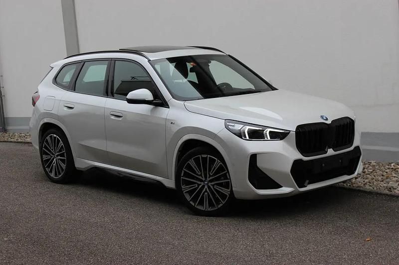 Weiss Gebraucht 2025 BMW X1 M Sport SUV | CHF 46’750 (Fairer Preis) - Bild 1/4