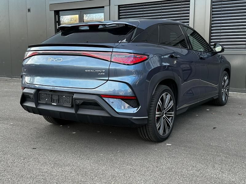 Neu BYD Sealion 7 Design 389 kW (530 PS) 2025 SUV