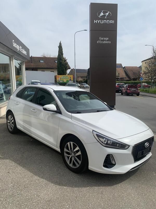 Weiss Gebraucht 2017 Hyundai i30 Limousine | CHF 8’300 (Teuer) - Bild 1/4